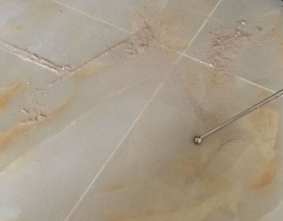 托里瓷砖空鼓维修公司分享粘合剂选择不当在瓷砖铺贴过程中可能导致以下问题