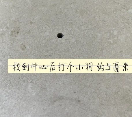 托里瓷砖空鼓维修公司专业解答在瓷砖铺贴过程中，如果砂料搅拌不均匀，将会带来以下问题